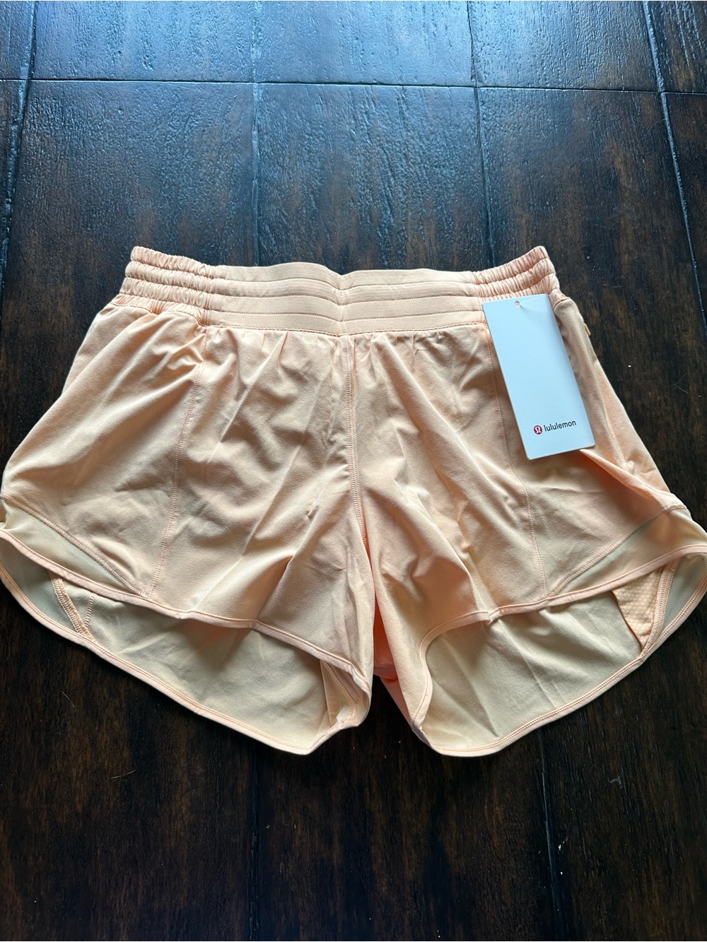 Lululemon Hotty Hot Shorts Women's melon size 10 NWT High Rise